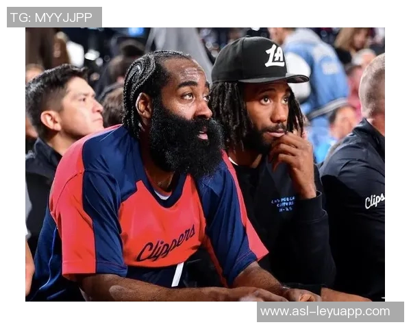 快船主场致敬保罗最后赛季视频播放引发球迷热议